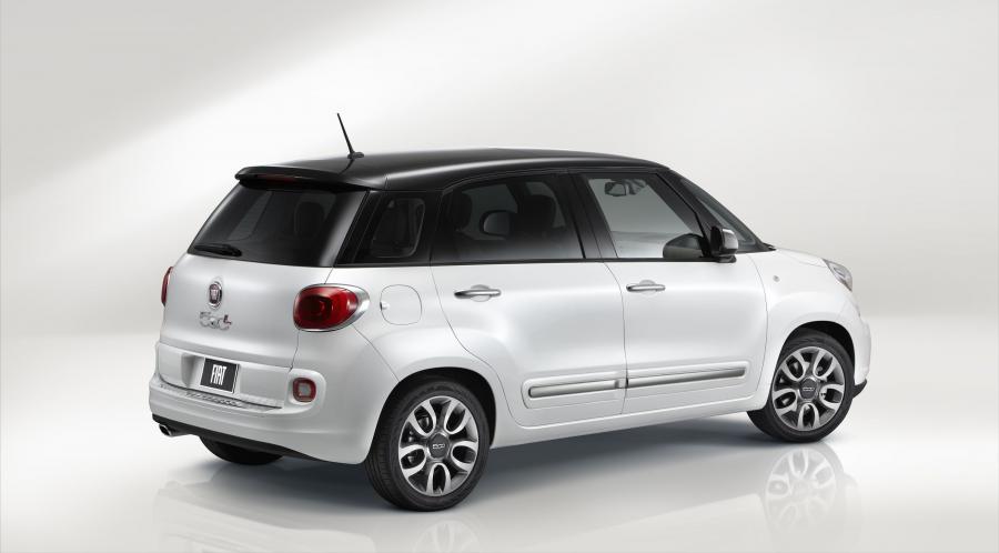  Fiat 500L 2013 года  (US) (фото 11 из 40)